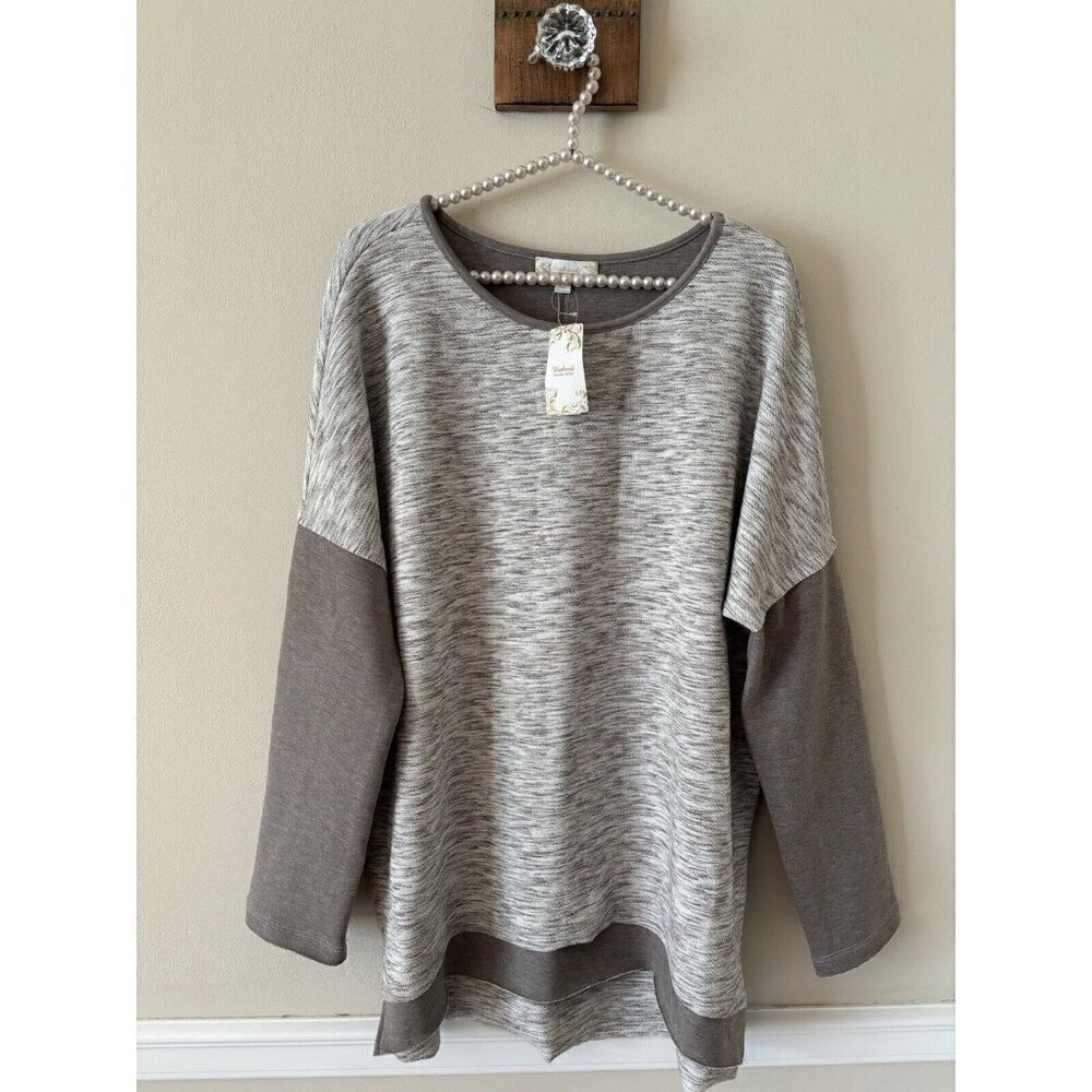 NWT Weekend Suzanne Betro Size M Gray Long Sleeve Sweatshirt Top